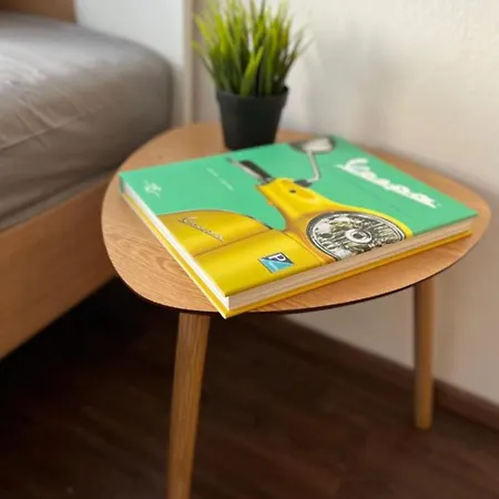 Apartment - Graphite Modern 3-room - Stylish Grey Interior - Spacious Terrace - Fully Equipped Kitchen - Wi-fi - Renovated 2024 - & Convenient Location - Free Parking - Near Bus & Airport - Duisburg