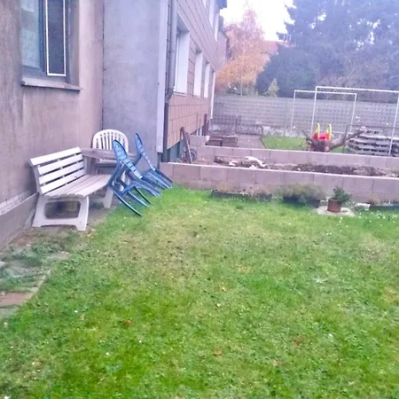 - Graphite Modern 3-room - Stylish Grey Interior - Spacious Terrace - Fully Equipped Kitchen - Wi-fi - Renovated 2024 - & Convenient Location - Free Parking - Near Bus & Airport - Apartment Duisburg