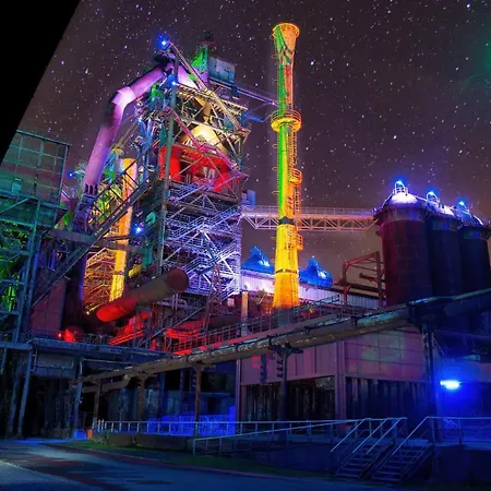 - Graphite Modern 3-room - Stylish Grey Interior - Spacious Terrace - Fully Equipped Kitchen - Wi-fi - Renovated 2024 - & Convenient Location - Free Parking - Near Bus & Airport - *